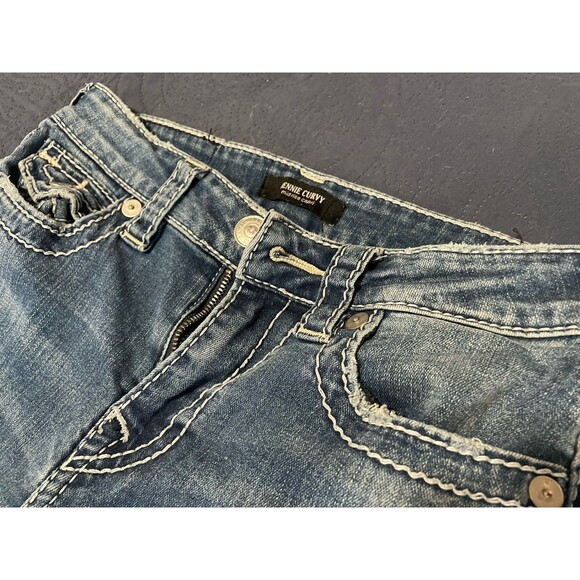 True Religion Jennie Curvy Mid Rise Denim Capri Size 27 Light Wash Jean - Picture 3 of 12